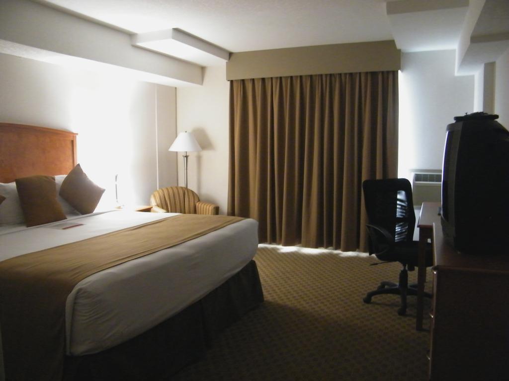 Ramada By Wyndham Edmonton South Quarto foto