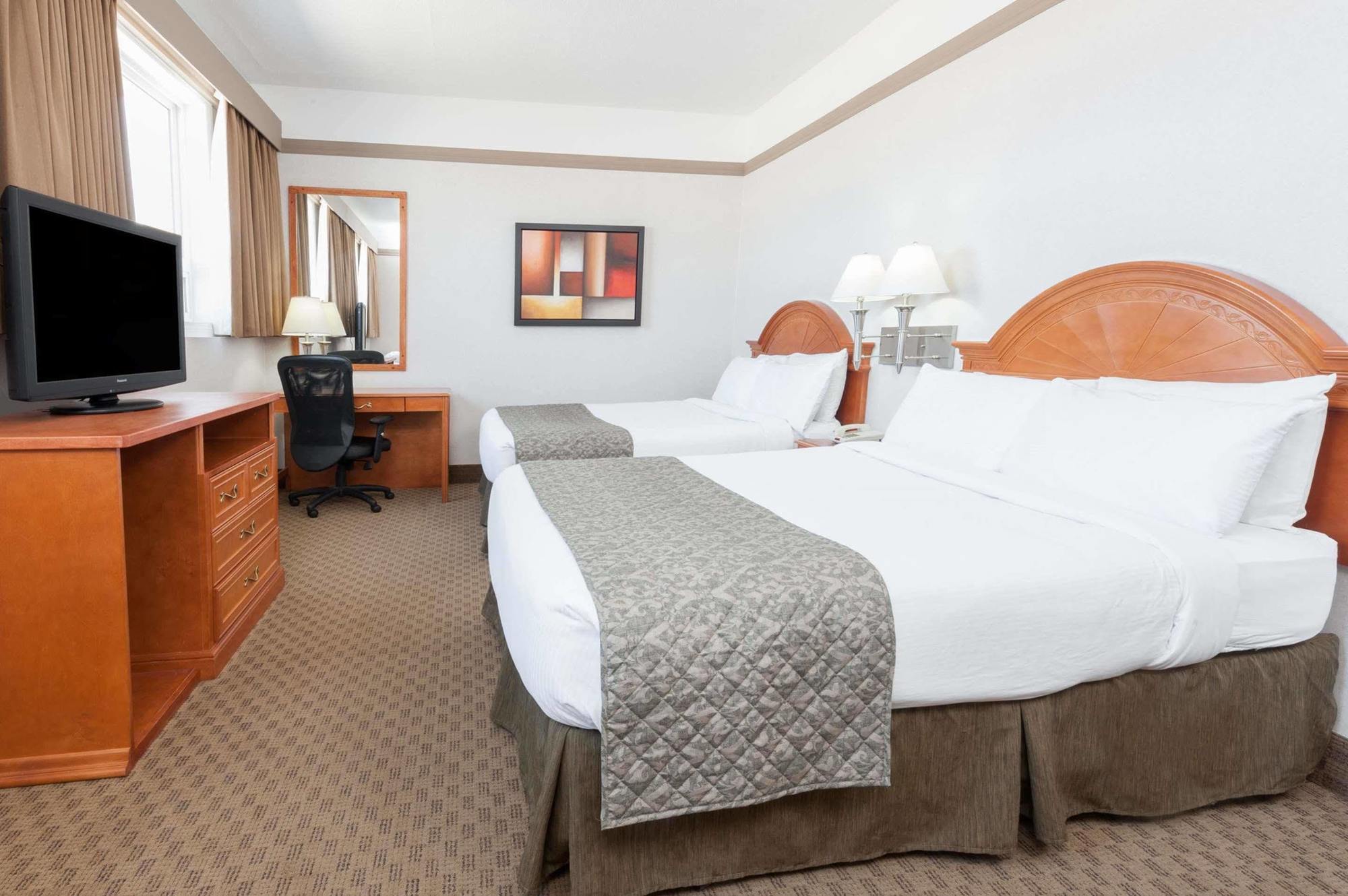 Ramada By Wyndham Edmonton South Exterior foto