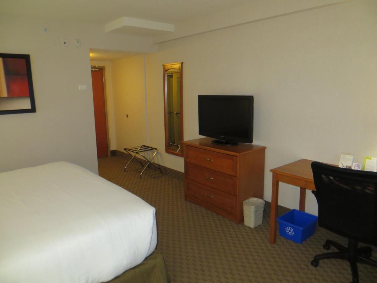 Ramada By Wyndham Edmonton South Quarto foto