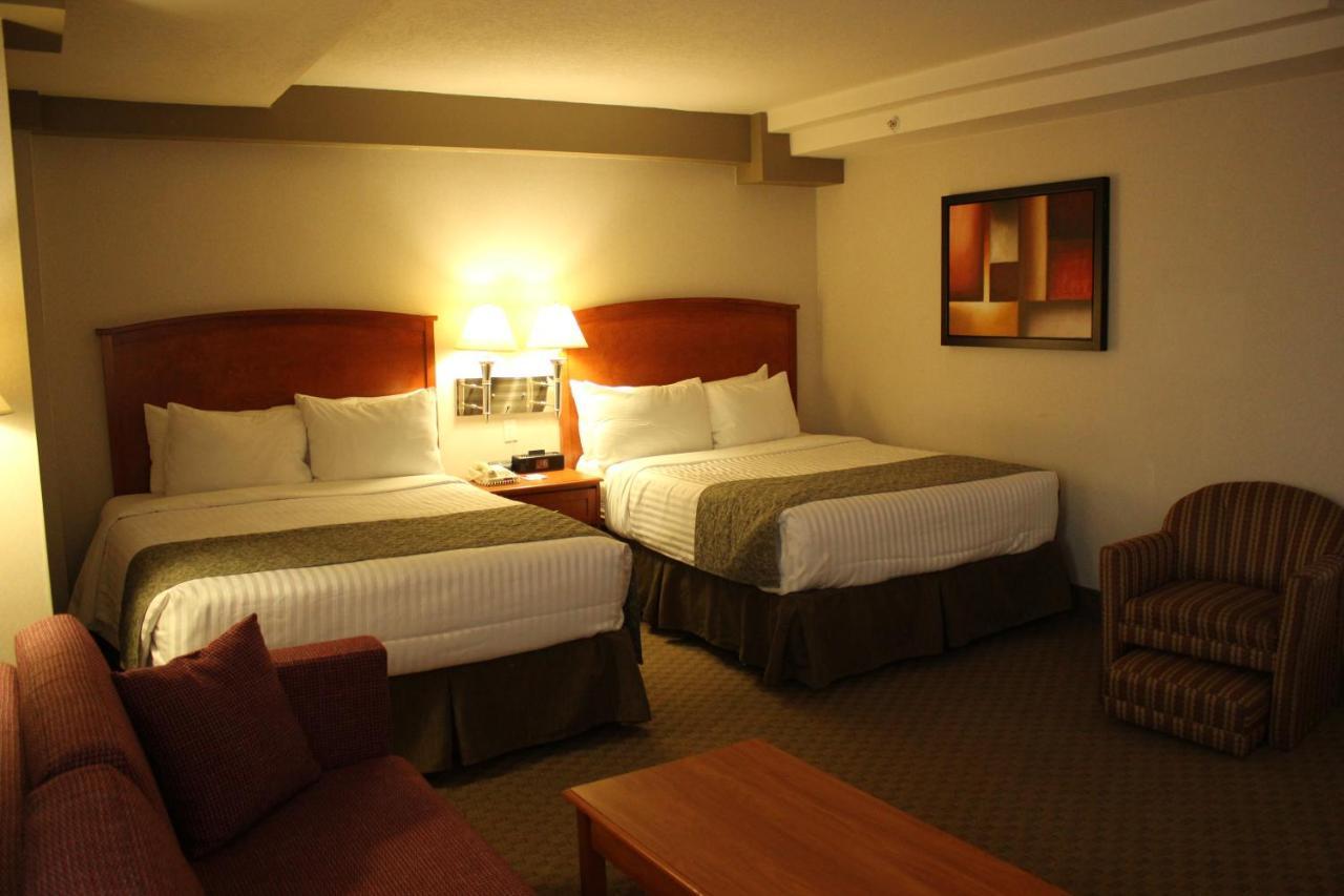 Ramada By Wyndham Edmonton South Exterior foto