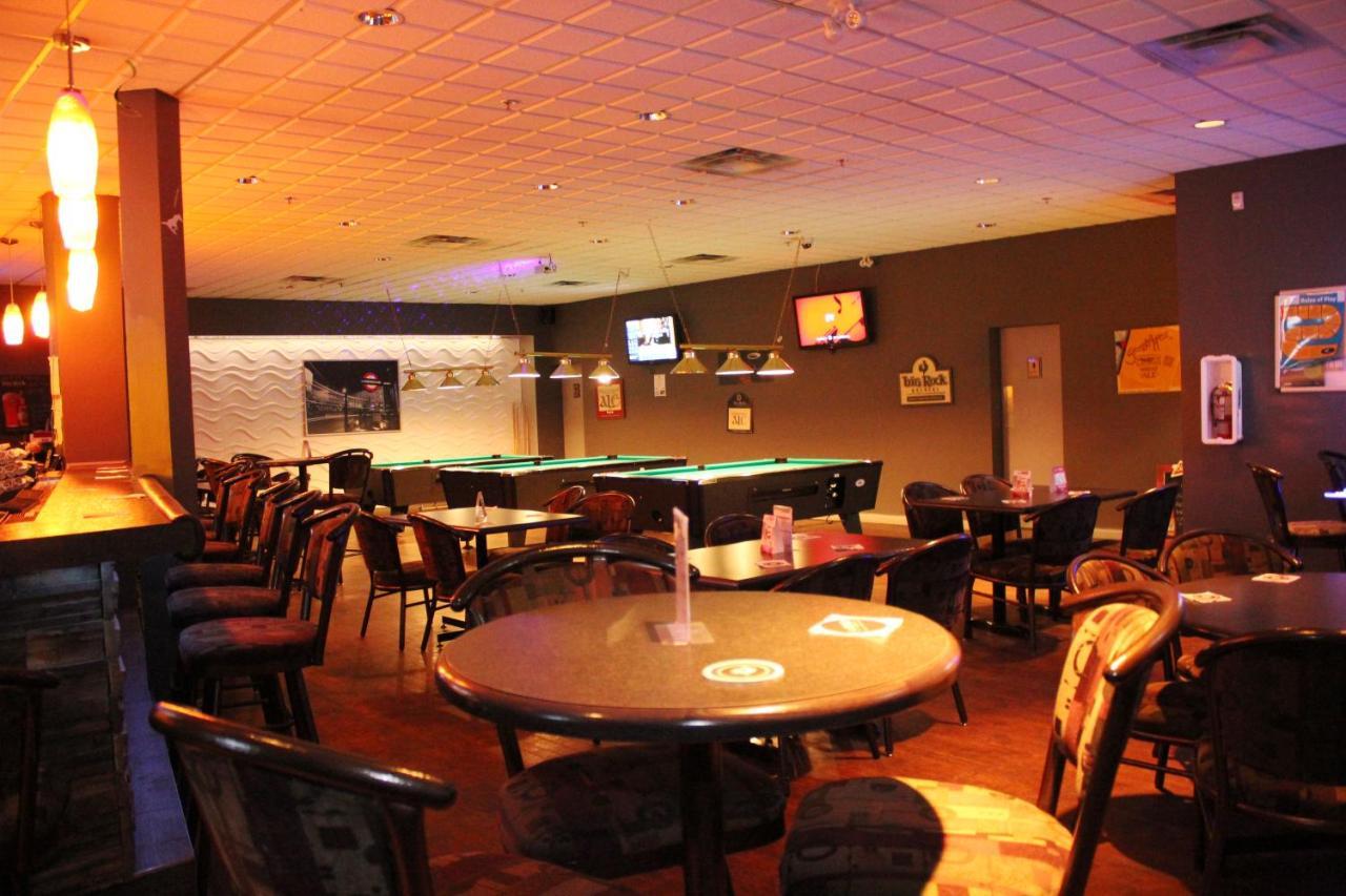 Ramada By Wyndham Edmonton South Exterior foto